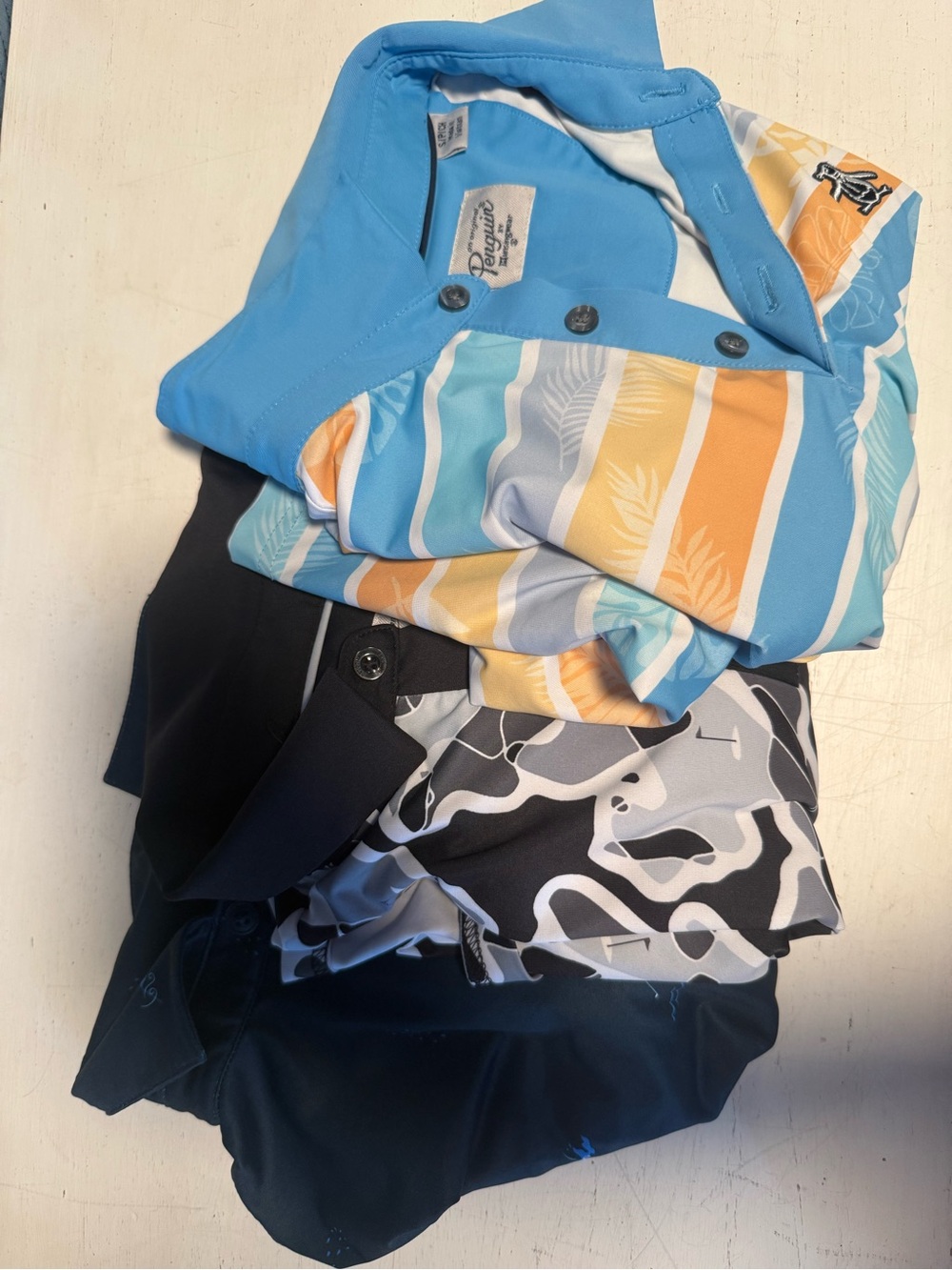 Men’s small golf polos